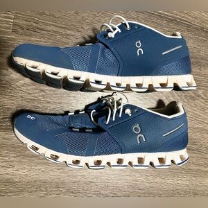 On Cloud Swiss Engineering Women’s Denim + White Running Shoe Sneakers Size 8.5